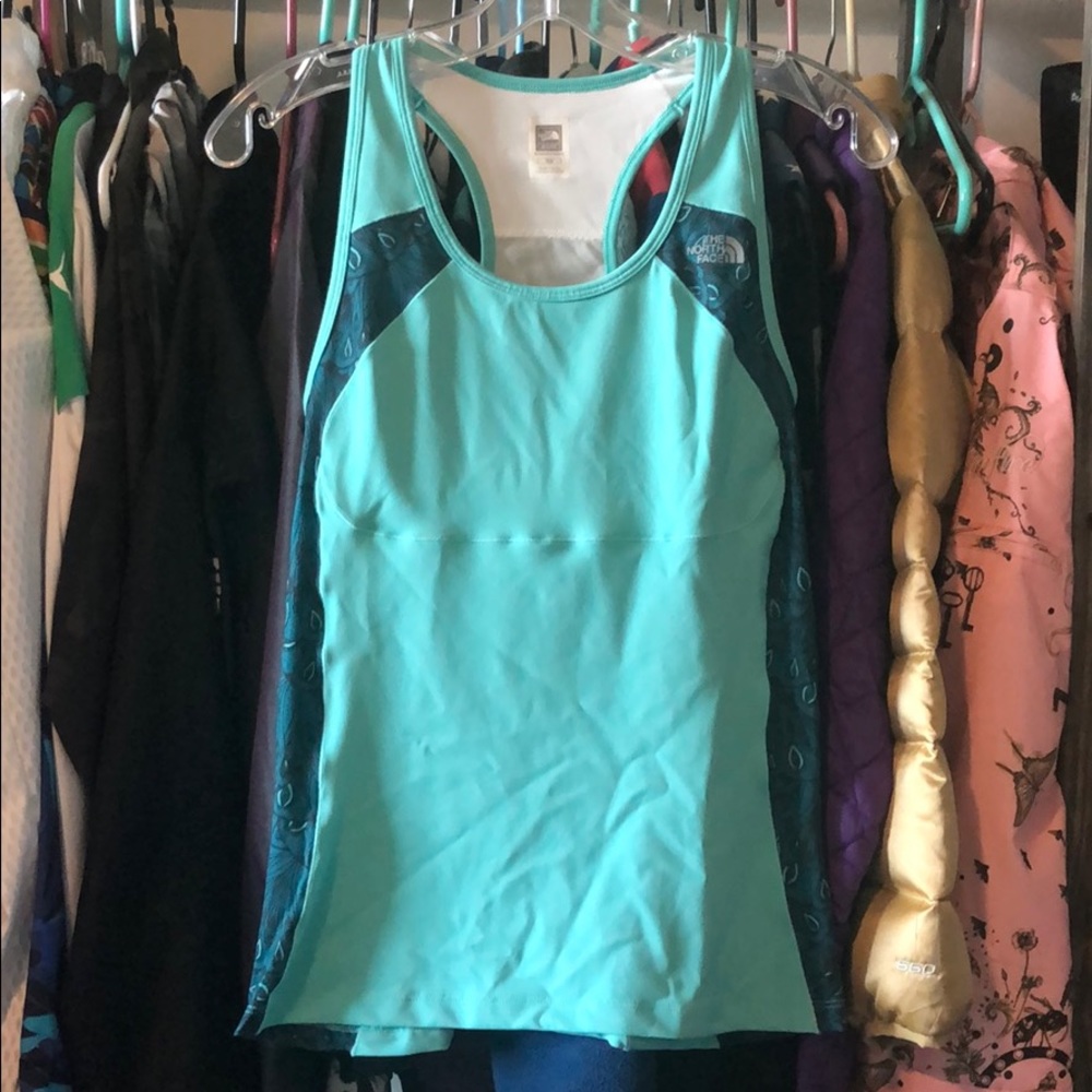 🚫 SOLD 🚫 The North Face Running Top